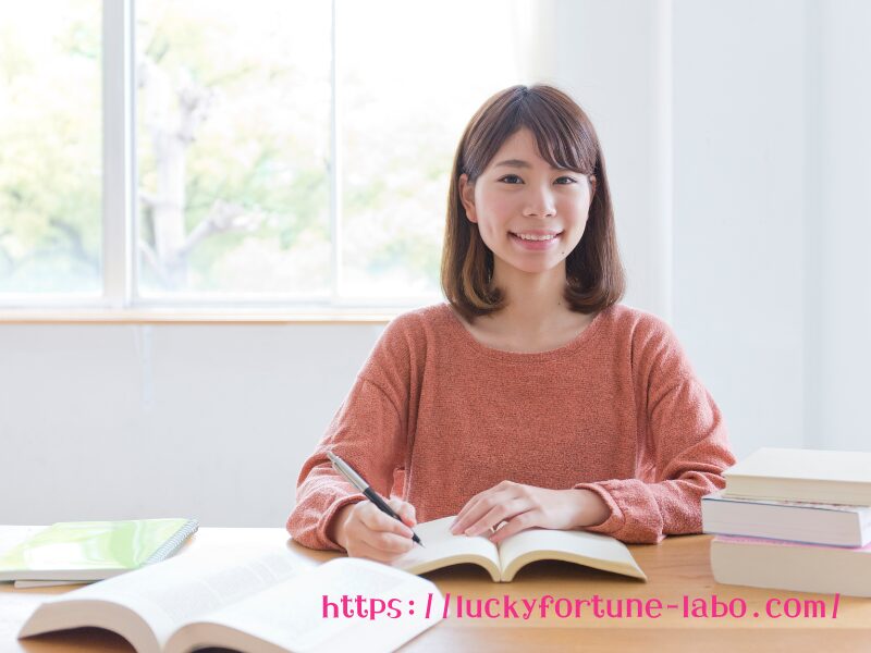 勉強する女性