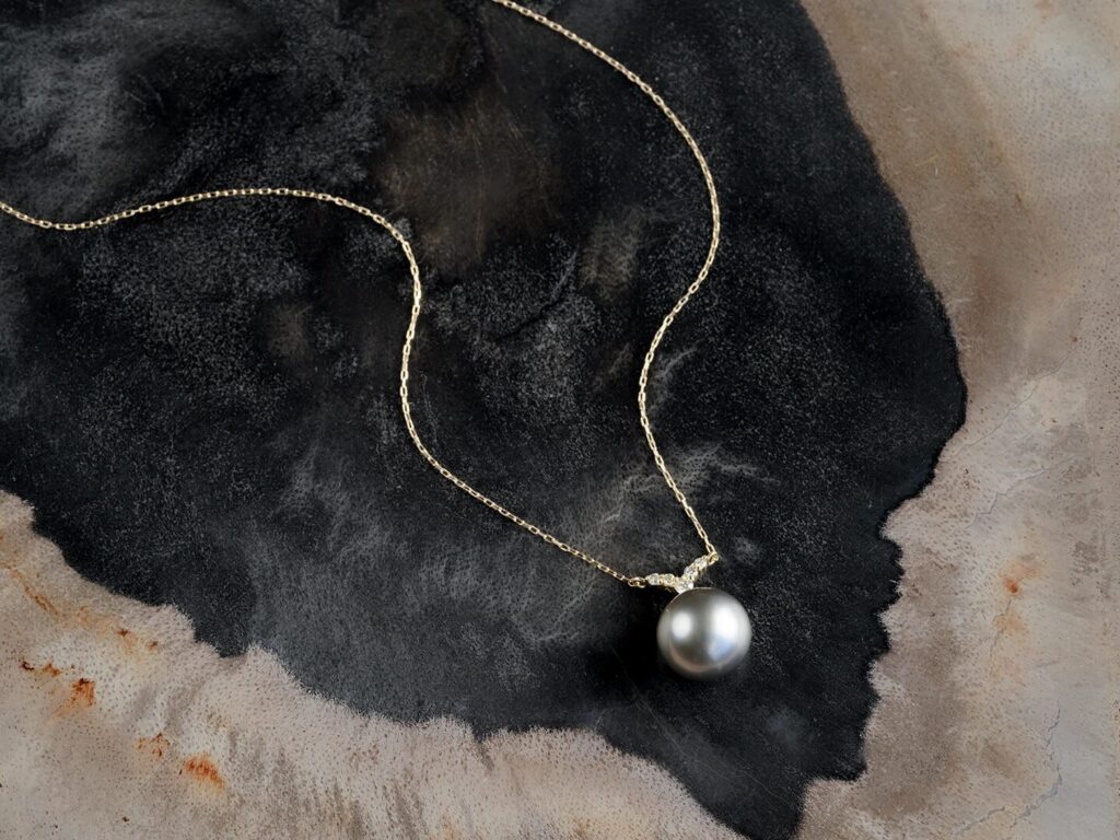 パワーストーン&スピリチュアルジュエリー / Hariqua(ハリックァ)Black pearl × Diamond necklace 8.9mm /黒真珠(パール)
