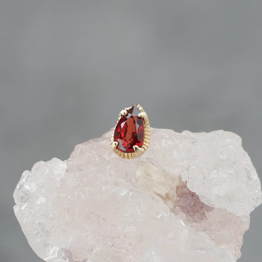 Hariqua-ハリックァ-Red spinel single pierce 0.57 /レッドスピネル